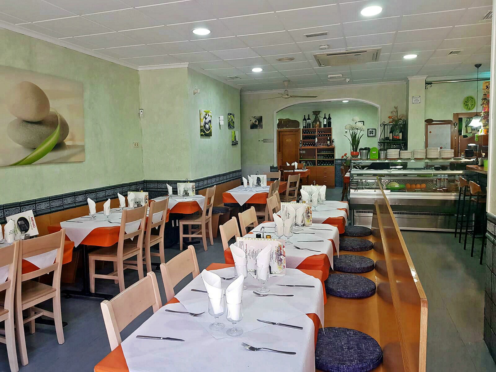 salón interior restaurante el português